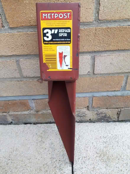 Photo of free Metpost Fence Repair Spur (Great Baddow CM2) #1