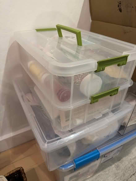 Photo of free Kitchen items - tablecloths (2) and cake deco kit (Bayswater W2) #3