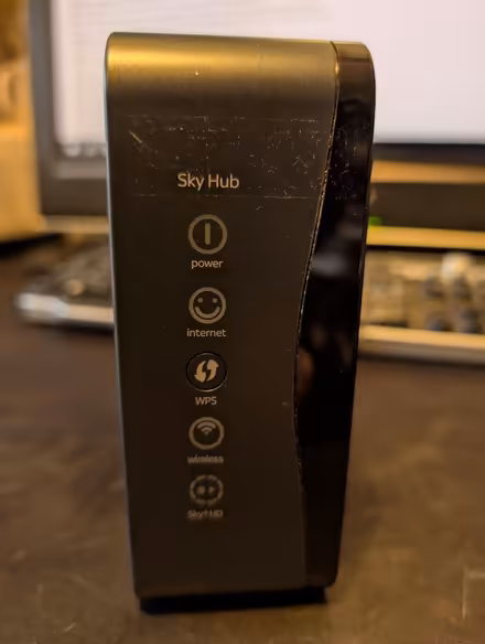 Photo of free Sky broadband router, DSL phoneline (EH6) #2