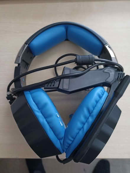 Photo of free Last Call - Headphones (bought 2021) Right side not working (Kirkley NR33) #1