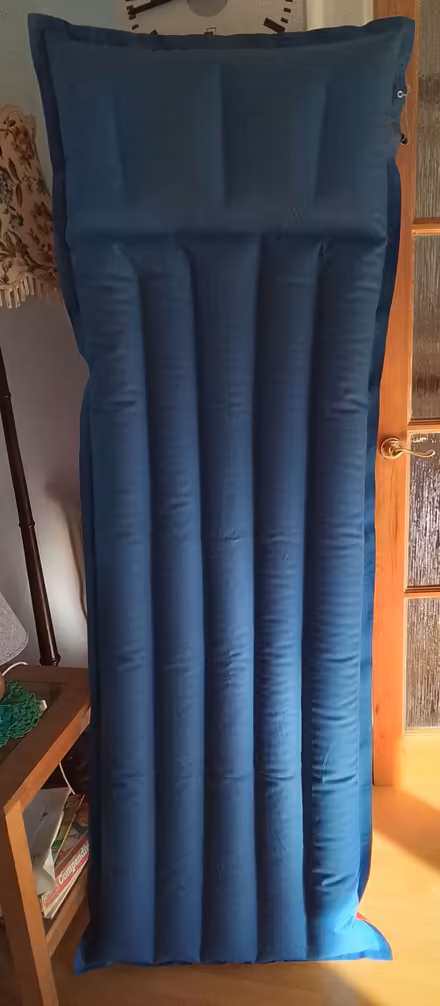 Photo of free Single air bed with integrated pillow (North Town SL6) #2