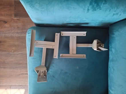 Photo of free speaker brackets (Hollywood B47) #1