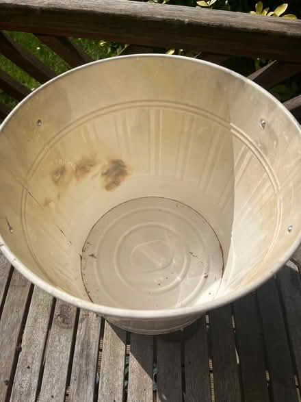 Photo of free Cream Mini Metal Dustbin With Lid (IG6) #3