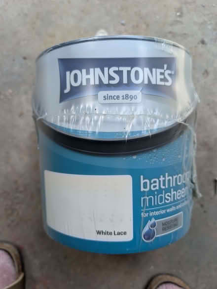Photo of free 2.5 litres white Bathroom paint (New Marston OX3) #1