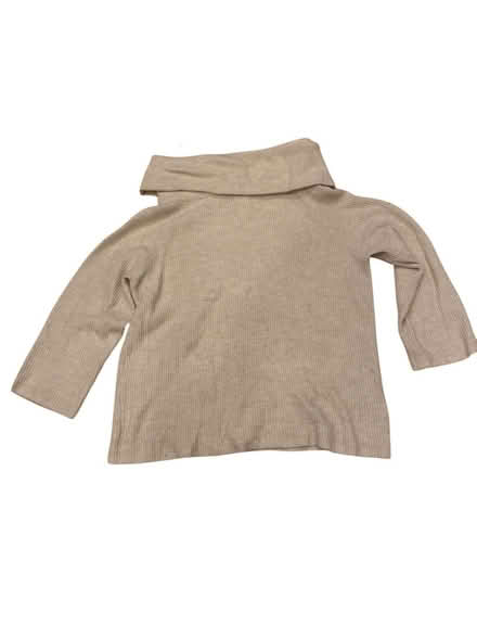 Photo of free H&M Woman’s Top (Brooklyn Storage) #1