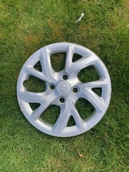 Photo of free Hyundai wheel trim (Far Cotton) #1
