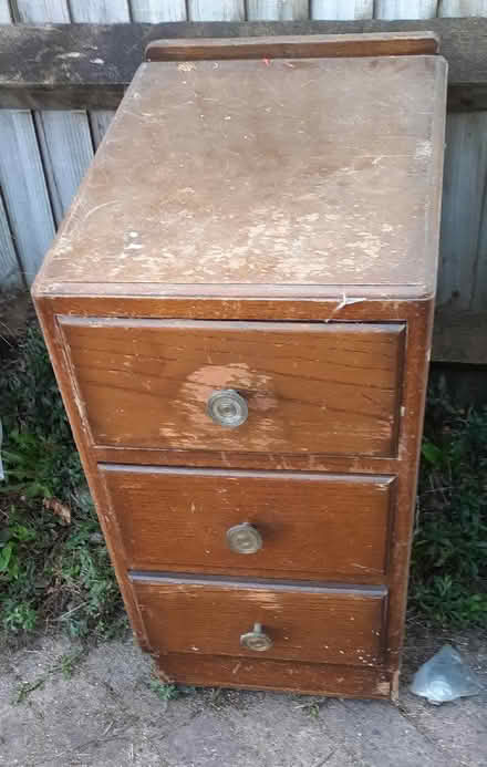 Photo of free Bedside drawers for upcycling (Woodley RG6) #1