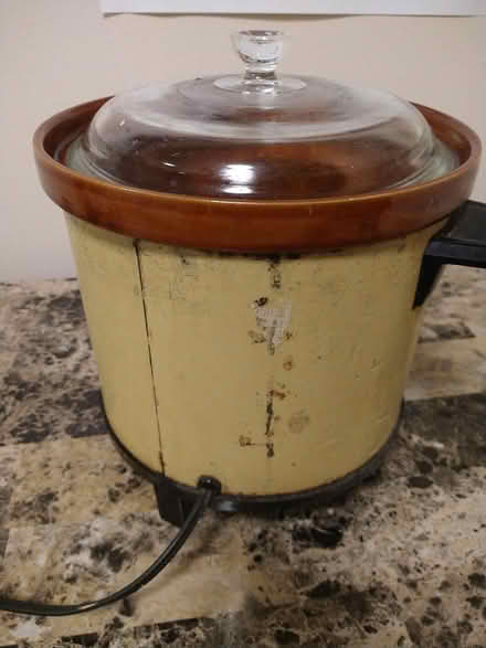 Photo of free Vintage slow cooker (Foggy Bottom) #1