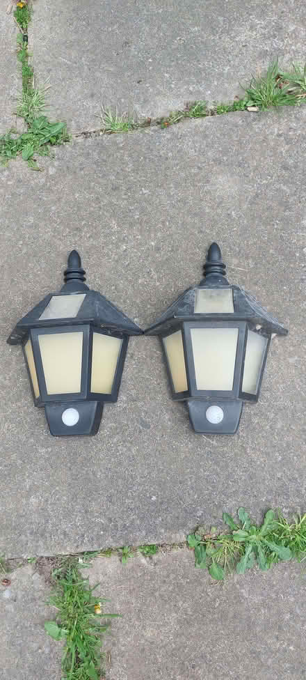 Photo of free 2 battery coach light (Chapel Street BA12) #1