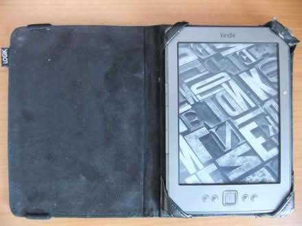 Photo of free Kindle e-reader D01100 (obsolete, but may be useable) (Abingdon-on-Thames OX14) #1