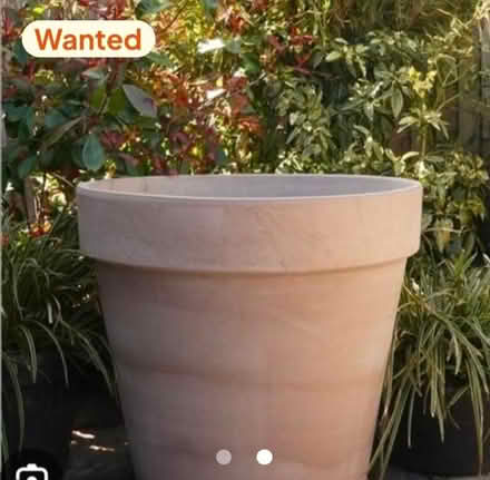 Photo of Medium-large garden pots (Bishops Tachbrook CV34) #1