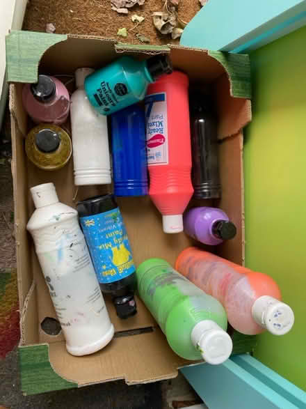 Photo of free Kids white board with paint roller (Epsom KT18) #2