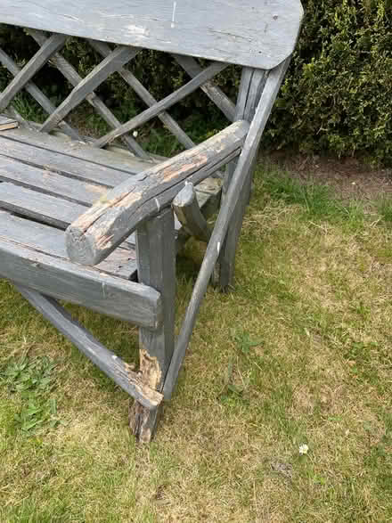 Photo of free Garden bench, needs repair (Golden Green TN11) #4