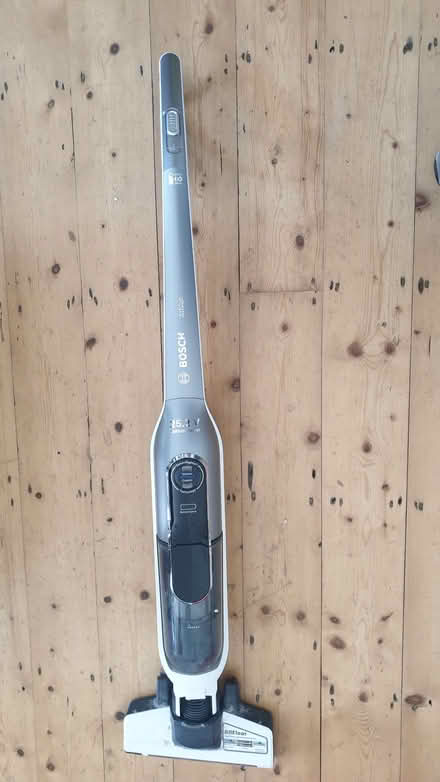 Photo of free bosch floor cleaner - needs charger (Hove Green BN3) #2
