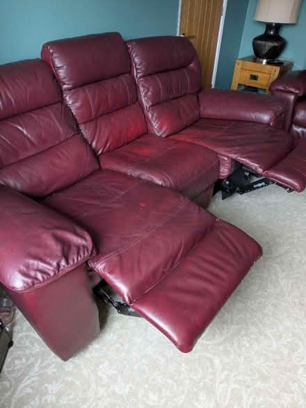 Photo of free Electric recliners 2 seater and 3 seater (Orgreave S13) #3