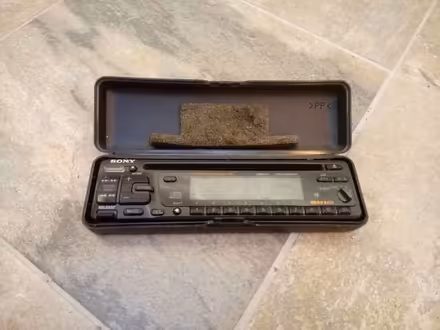 Photo of free Sony Car Radio/CD Front (Woollard) #1