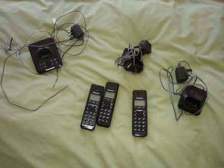 Photo of free Panasonic KX-TG2723E trio set of cordless phones (Top Amersham HP6) #1