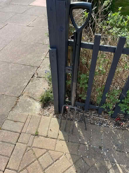 Photo of free Garden Fork (Elmers End BR3) #3