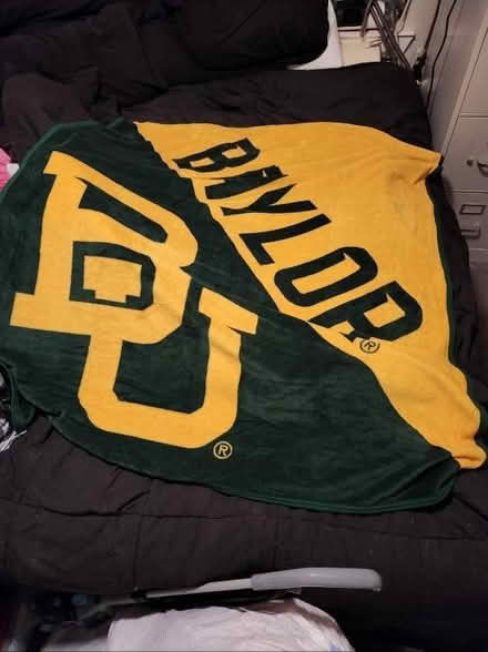 Photo of free Baylor Throw blanket (76102) #1