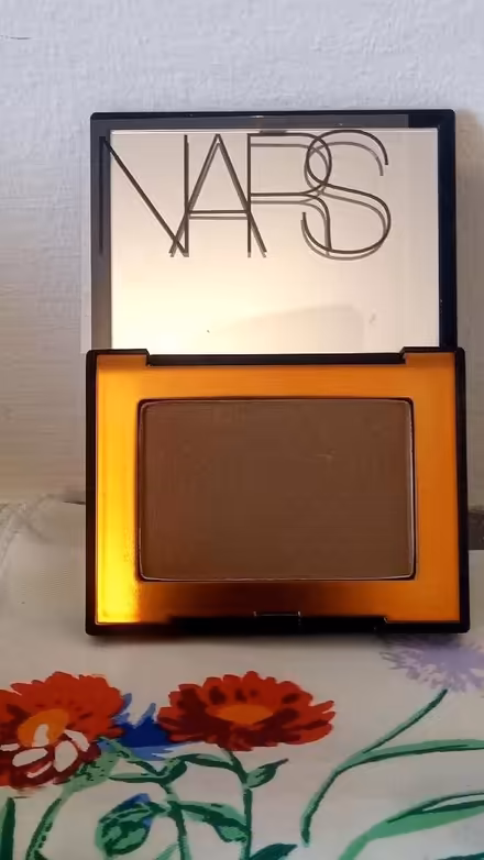 Photo of free Nars bronzing powder, new (Bellevue EH7) #2