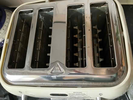 Photo of free Four slice toaster (Popley RG24) #2
