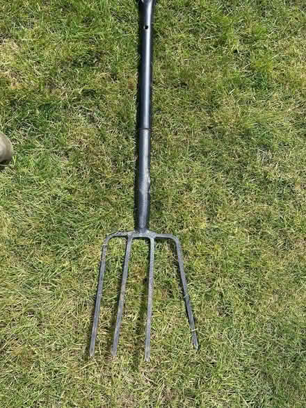 Photo of free Garden Fork (Elmers End BR3) #2