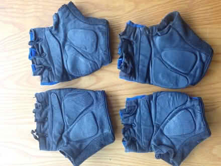 Photo of free Cycling mitts, large size (Fairfield LA1) #2