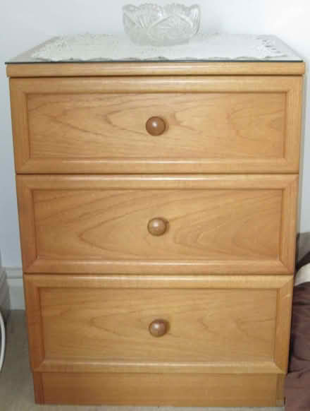 Photo of free Dressing table & draws (Little Stoke ST15) #2
