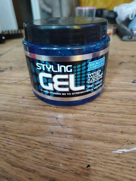 Photo of free Styling hair gel (Southport PR9) #1