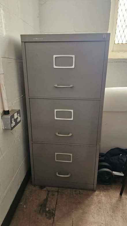 Photo of free metal filing cabinet (Henley-on-Thames RG9) #1