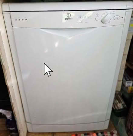 Photo of free Indesit dishwasher ILD530 (Lion Gate TW9) #1