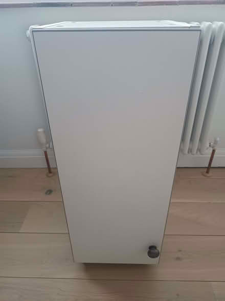 Photo of free Single kitchen cupboard with pewter knob (Risinghurst OX3) #1