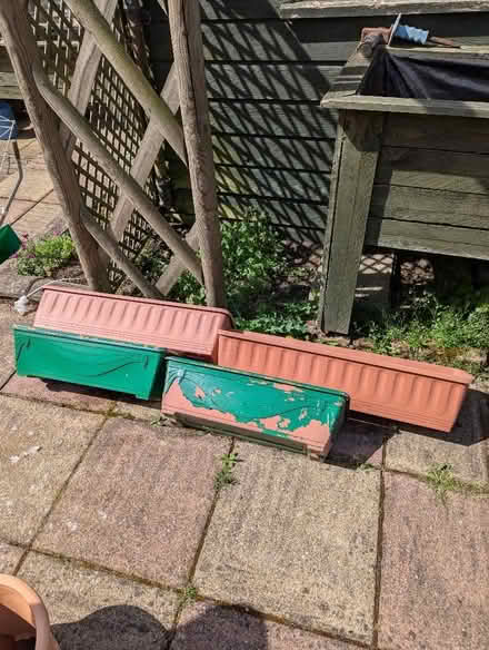 Photo of free Garden pots (lots and lots), wire hanging baskets,troughs (Creeting St Mary IP6) #1