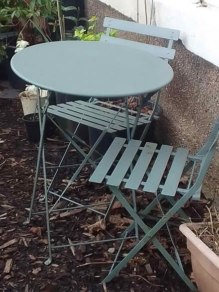 Photo of free garden table and two chairs (Scotstoun, Glasgow) #1