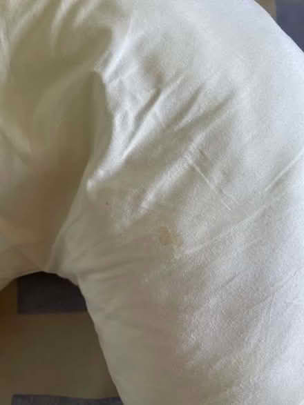 Photo of free V shaped pillow (Tideswell SK17) #2