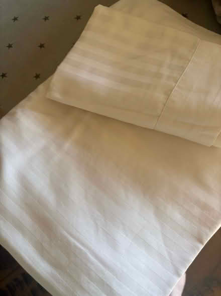 Photo of free Single duvet cover and matching pillow case. (Bradford on Avon BA15) #1
