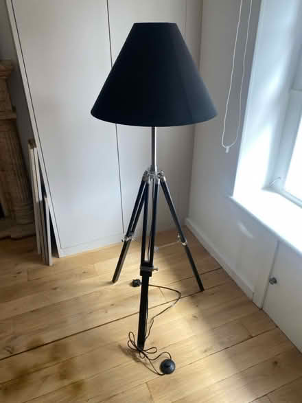 Photo of free Side table & lamp (Mayfair W1K) #4