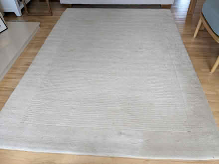 Photo of free Large rug (Woodstock OX20) #1