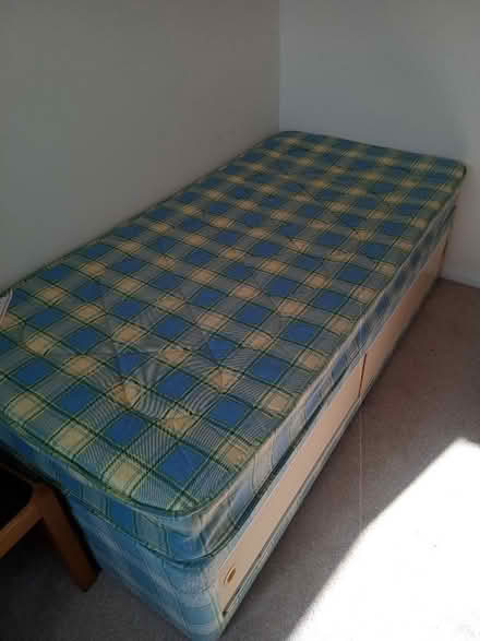 Photo of free Single Divan and Mattress (Hardwick OX16) #1