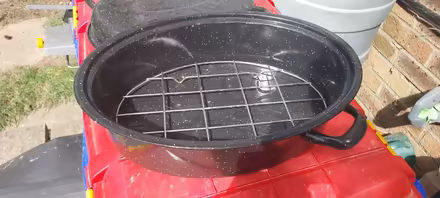 Photo of free Covered roasting tin (Horn's Mill SG13) #1