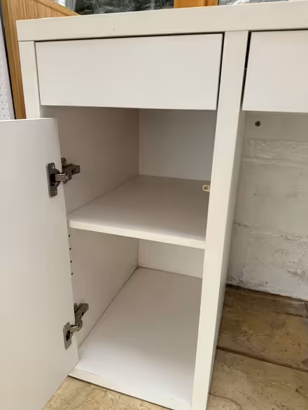 Photo of free White desk (East Hagbourne) #2