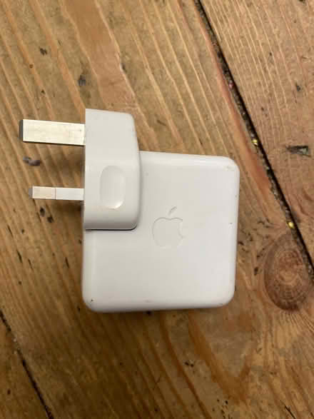 Photo of free Apple 12V iPod Adapter old connect (Oxford) #4