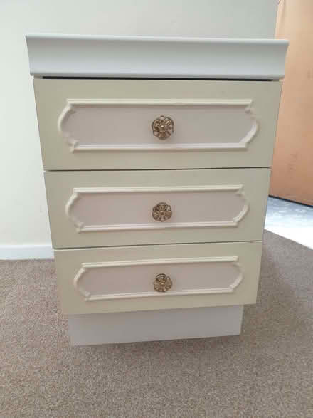 Photo of free Small Chest of Drawers (DA1) #1