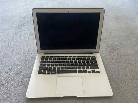 Photo of free MacBook Air 2010 - doesn’t boot (London Rd Station area BN1) #1