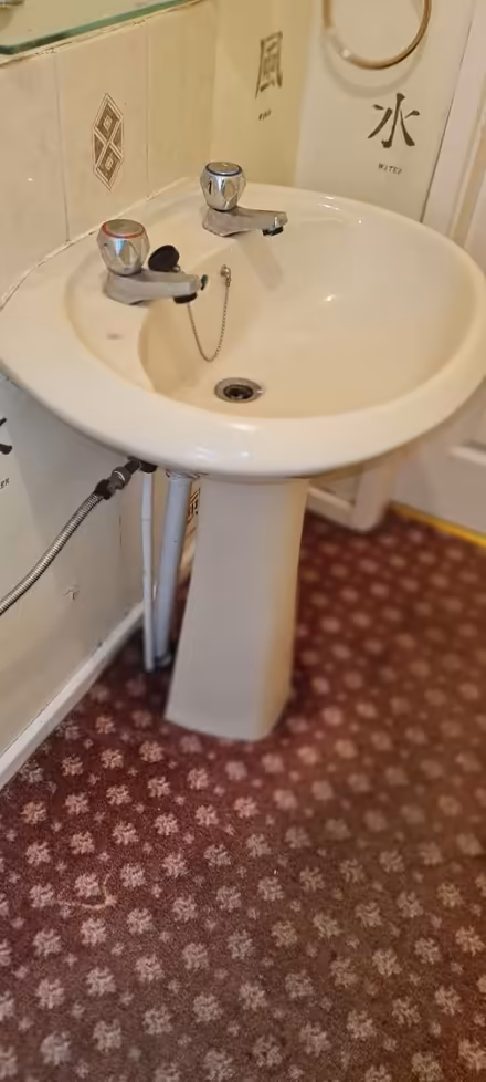 Photo of free Pedestal sink with taps (West Bridgford NG2) #1