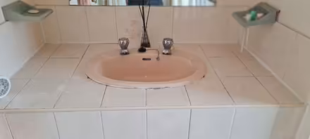 Photo of free Bathroom suote (West Bridgford NG2) #1