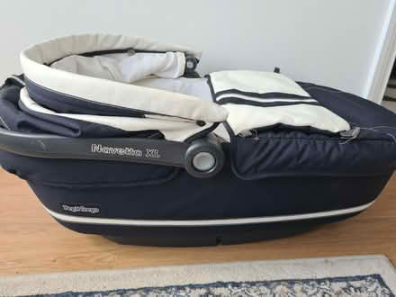 Photo of free Carry cot, baby bassinet (N15 next to Chestnuts Park) #2