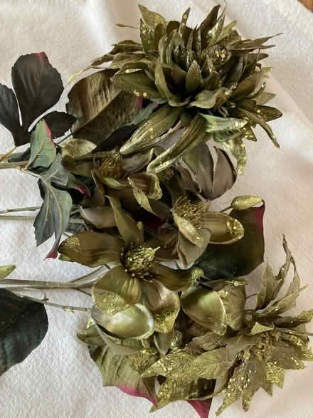 Photo of free Artificial Flowers (Hadleigh SS7) #1