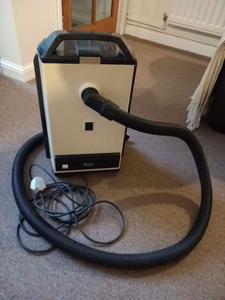 Photo of free Small vacuum cleaner (Tupsley HR1) #2