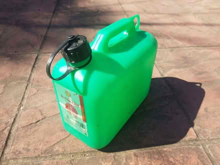 Photo of free Petrol can (Staines-upon-Thames TW18) #2